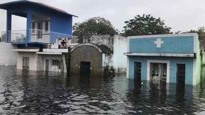 Nanawa y Puerto Falcón bajo agua - Un Dia Como Hoy - ABC Color