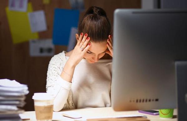 'Síndrome del trabajador quemado': el trastorno que afecta a millones de empleados en el mundo - C9N