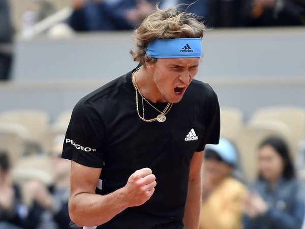 Zverev y Osaka se asustan en su debut