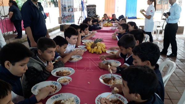 Entregan segunda parte del almuerzo escolar del 2018 en San Pedro