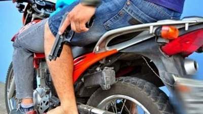 Motoasaltantes balean a una mujer embarazada