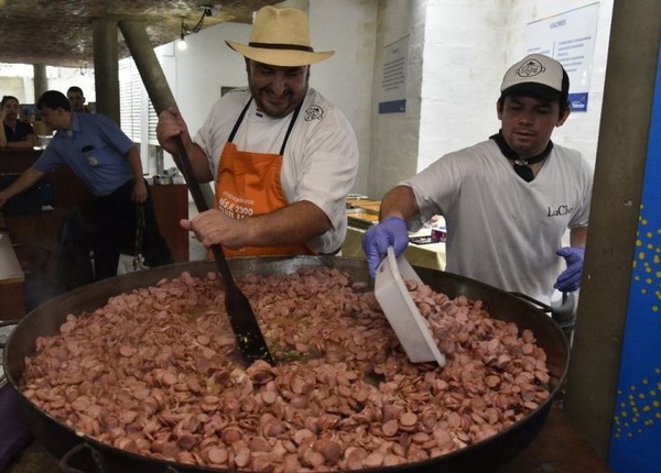Se viene la Comilona de Teletón con el lema 'Rellenitos de Alegría' - Radio 1000 AM