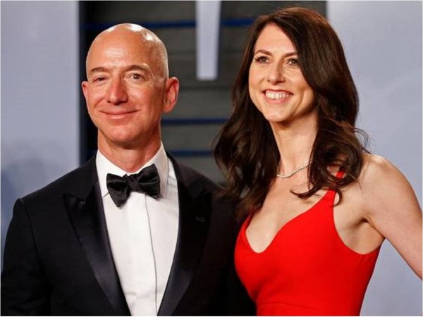 MacKenzie Bezos, ex esposa del dueño de Amazon, donará su fortuna