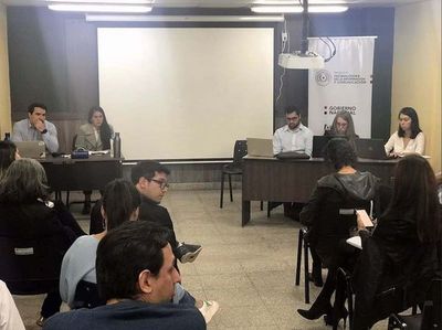 Confusa explicación de Mitic ante falta de documentaciones
