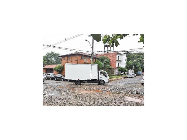 Desvío por obra de hormigón destrozó calle Pastor Filártiga