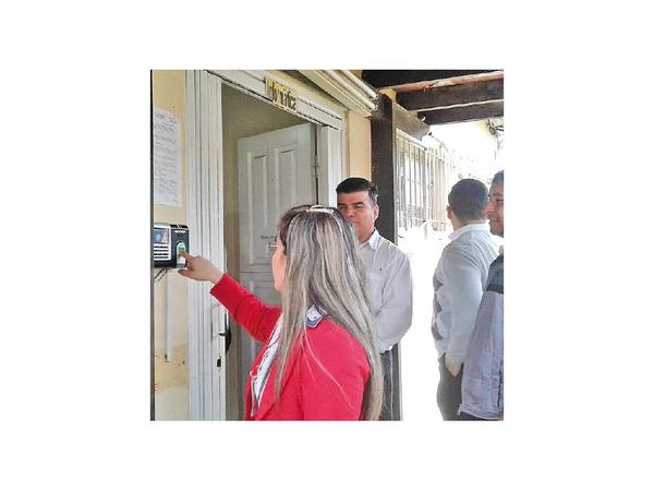 Instalan reloj antiplanillero en la Municipalidad de CDE