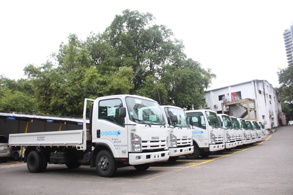 Essap adquirió diez camiones nuevos para atender reclamos de usuarios | .::Agencia IP::.