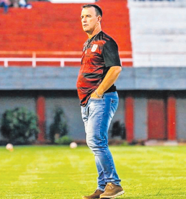 Marolla toma el timón de 3 de Febrero | Diario Vanguardia 08