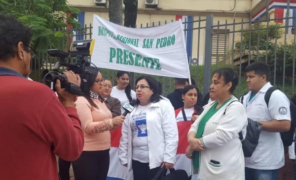 HOY / Enfermeras marchan por escalafón salarial y desprecarización laboral