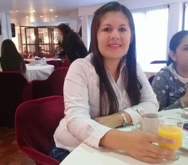 Madre sospecha de la pareja y los policías - Nacionales - ABC Color