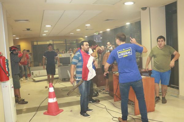Bombas Molotov: acusados serán juzgados en julio