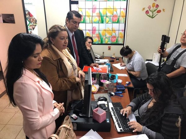 Otra denuncia contra Perla de Cabral - Nacionales - ABC Color