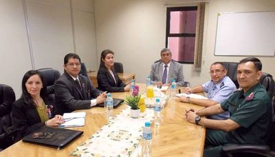 Cursantes del IAEE visitan sede judicial de Cordillera