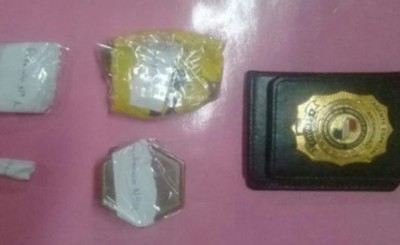 Escolar es descubierto con droga en su mochila