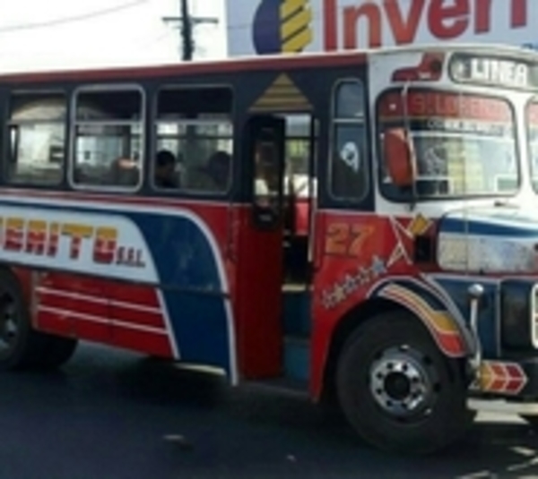 Disputa por itinerario deja a cientos sin buses en San Lorenzo - Paraguay.com