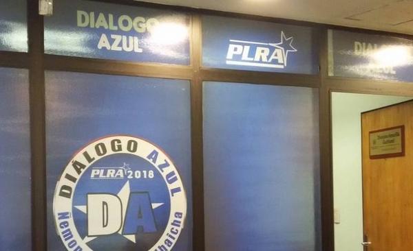 HOY / Liberal lleva su “puesto comando” al Senado y lo tildan de “mamarracho”