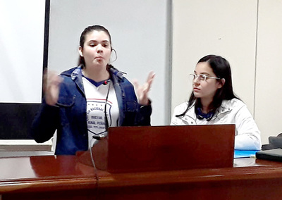 Estudiantes ratifican cuestionamientos contra docente del colegio Raúl Peña