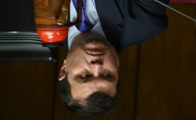 Senador involucrado en soborno busca callar a la prensa