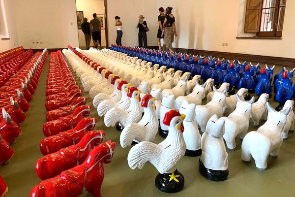 Piezas del la exposición «Bandera popular» de Ysanne Gayet serán entregadas a visitantes | .::Agencia IP::.