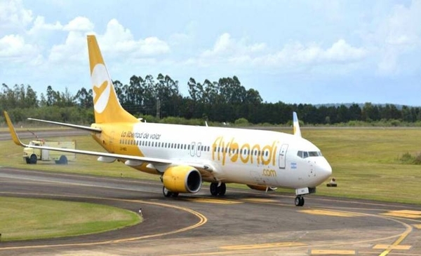 HOY / Empresa low cost sigue con vuelos normales a Argentina, pese al paro en ese país