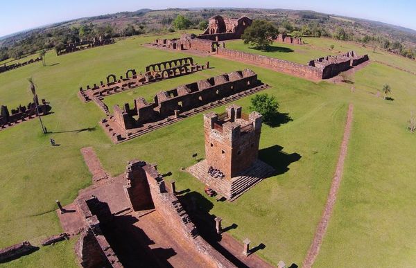 España y Paraguay transmiten experiencias exitosas en turismo