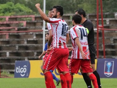 Colón y Ovetense se meten en la próxima etapa