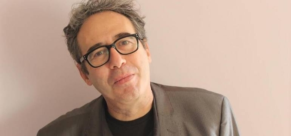 HOY / Poeta español viene al país a  intercambiar experiencias con  escritores y aficionados