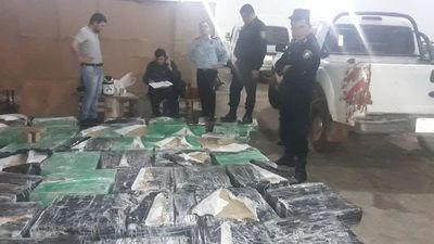 Hallan casi 1.000 kilos de marihuana en Cnel. Oviedo