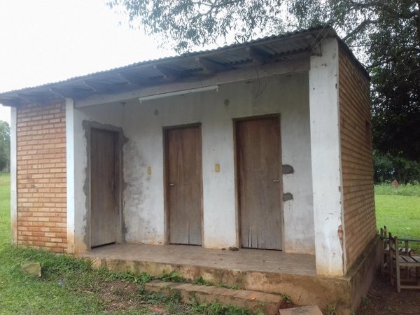 Escuela de compañía Oñondivepa está sin baño - Nacionales - ABC Color