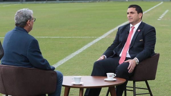 “Expresso” mueve el balón sobre la cancha