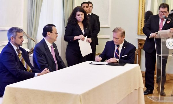 Taiwán entrega donación para casas de la era Cartes - Edicion Impresa - ABC Color
