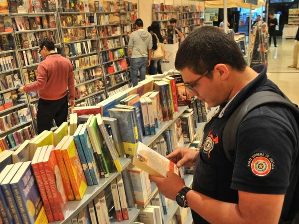 Feria del Libro abre con figuras internacionales y otros atractivos