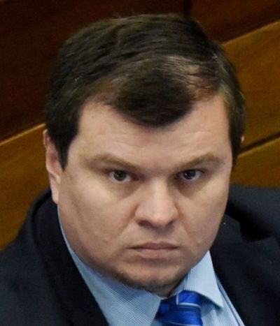 Senador ya usaba sus influencias a favor de firmas de Chamorro en 2016 - Edicion Impresa - ABC Color