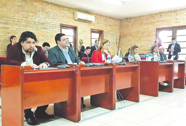 Concejales aprueban 2ª denuncia contra intendente Miguel Prieto | Diario Vanguardia 07