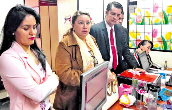 Perla de Cabral debe responder con su dinero por pagos a planilleros | Diario Vanguardia 07