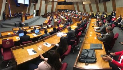 Tildan de “maquillaje tributario” a la reforma fiscal