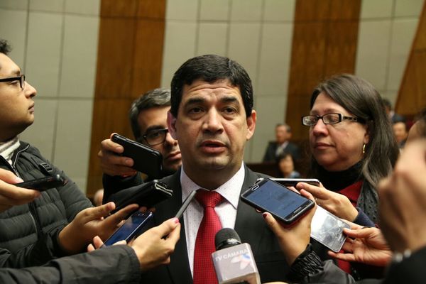 A Cuevas no le sostiene Añetete, según Velázquez - ADN Paraguayo