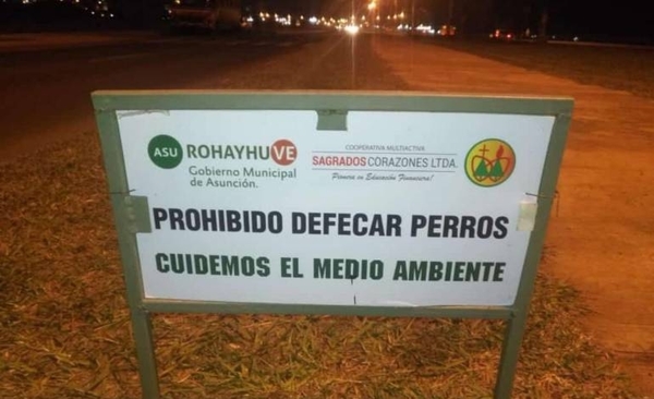 HOY / “Prohibido defecar perros”, el cartel que desata críticas a la comuna asuncena