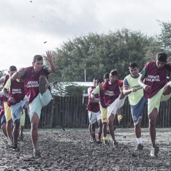 El histórico debut del Club Puerto Diana - Deportes - ABC Color