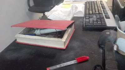 Una senadora mexicana sufre heridas leves al estallarle un libro-bomba » Ñanduti