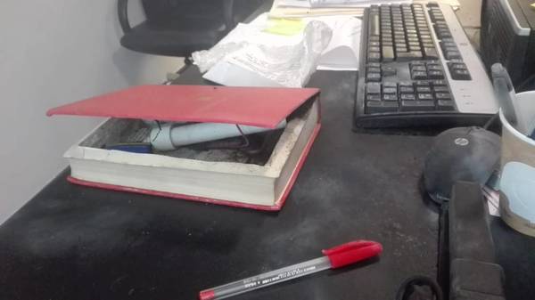 Una senadora mexicana sufre heridas leves al estallarle un libro-bomba » Ñanduti