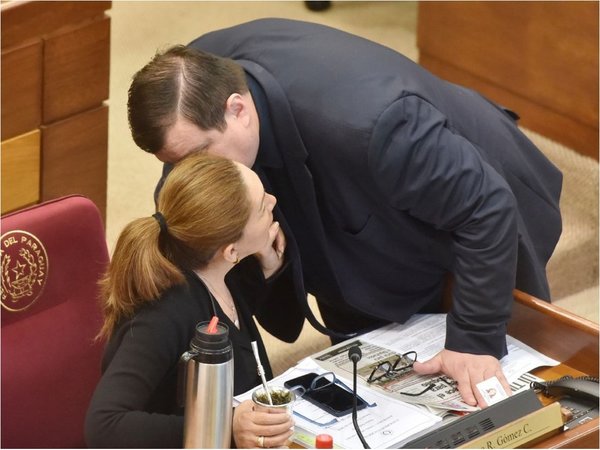 Suman votos a favor de pérdida de investidura de Amarilla