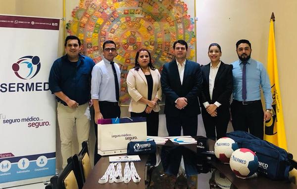 Firman convenio para ofrecer seguro médico diferenciado a la FAFI - UNE - ADN Paraguayo