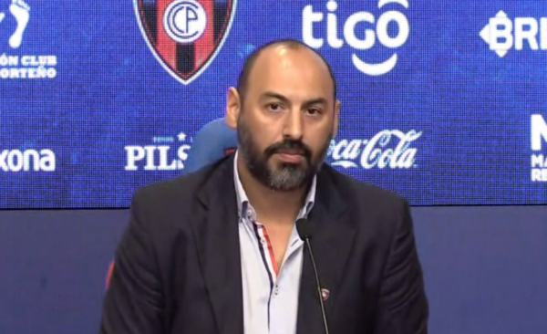 HOY / Responde a sus hinchas pero no dice demasiado