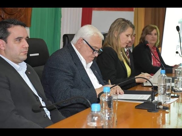 ITAPÚA FIRMA CONVENIO CON INDUSTRIA Y COMERCIO