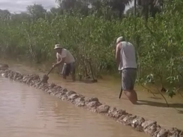 Pobladores de Toro Pampa intentan superar el aislamiento vial