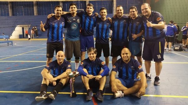 Apostólico San José festeja en vóley - Deportes - ABC Color