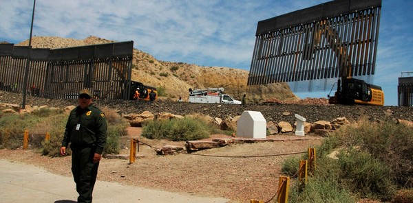 Simpatizantes de Donald ya construyen un muro “privado” en la frontera con México - ADN Paraguayo