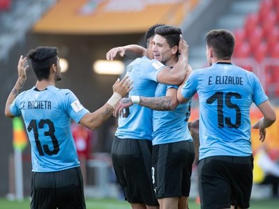 Uruguay, Nueva Zelanda, Ucrania y EEUU acceden a octavos