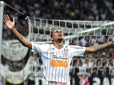 Corinthians cumple el pronóstico y avanza a octavos de final